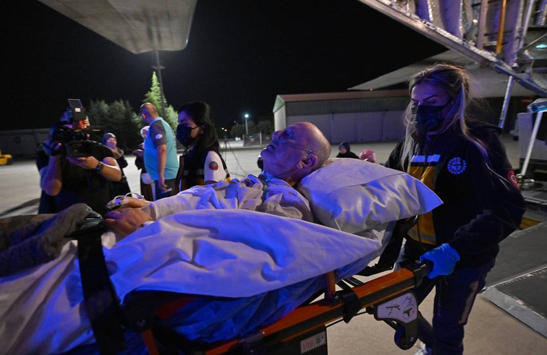 Hacda sağlık sorunları yaşayan 13 kişi Türkiye'ye getirildi - Resim: 13